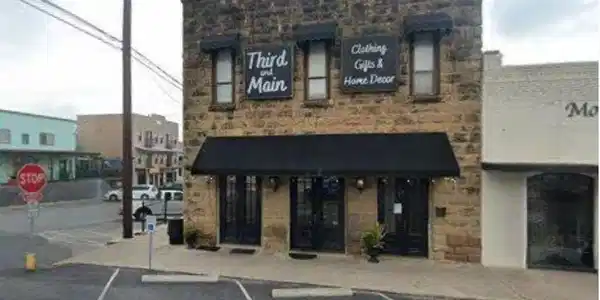 300 Main ST