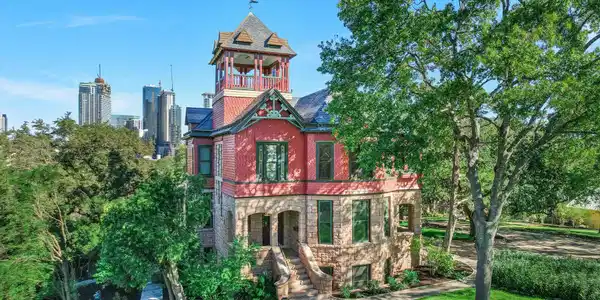 400 Academy DR