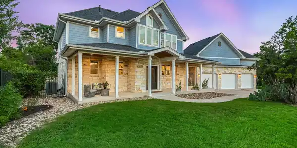 3009 Lawrence DR