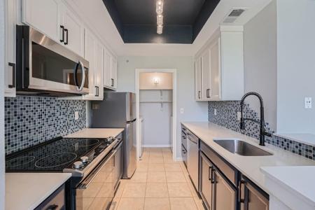 6000 Shepherd Mountain CV
