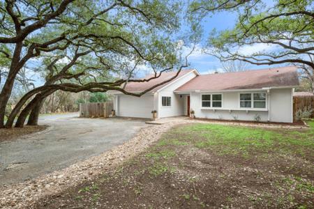 1907 Casa Grande DR