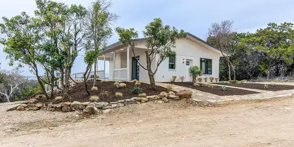 215 Coyote LN