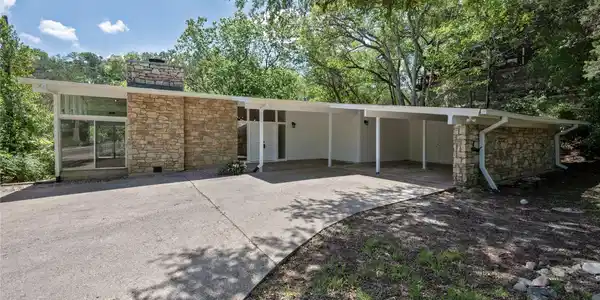 7 Hull Circle DR