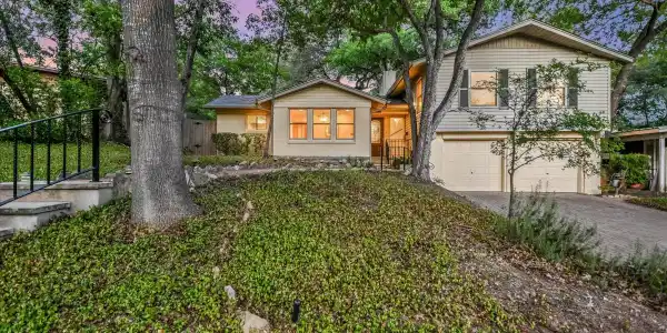 1113 BLUEBONNET LN