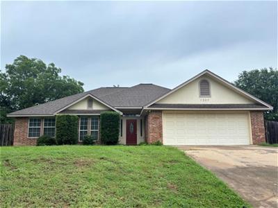 1207 Cedar DR