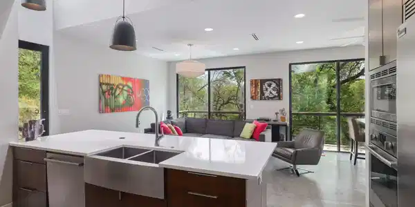 1325 Bonham TER