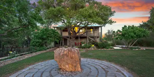 527 County Road 421A