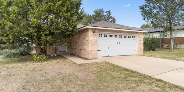 21718 Ticonderoga Ave