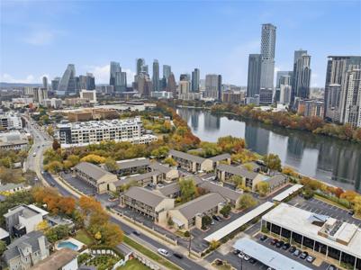 500 E Riverside DR