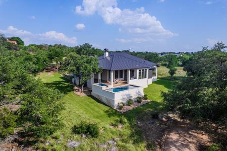 104 Megan LN