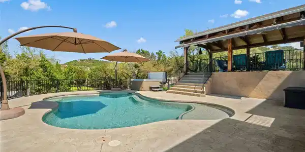 8132 Beauregard DR