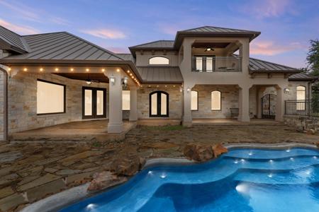 1073 Las Brisas DR