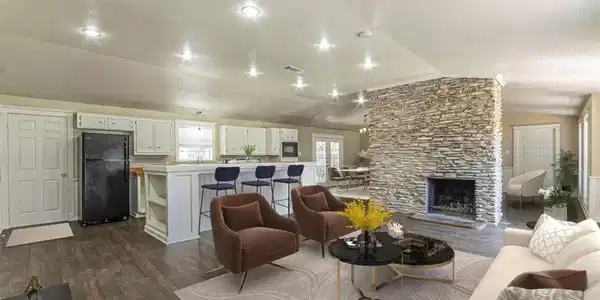 303 Lakeway DR