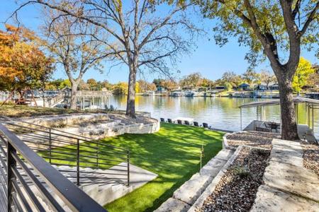 2550 Williams Lakeshore
