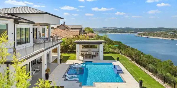 912 Watercliffe