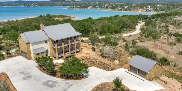 214 Peninsula DR