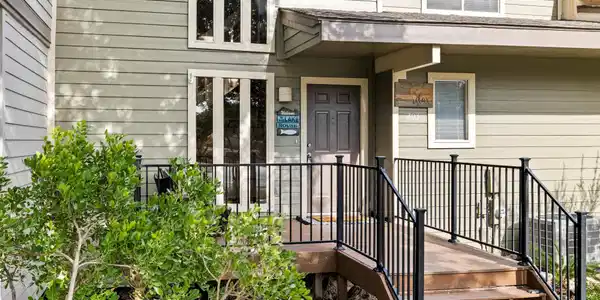 203 Venture BLVD S
