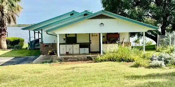 912 Cozy LN