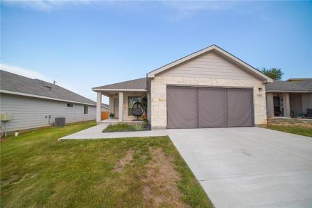 735 Dogwood LN