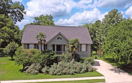 325 Fair LN