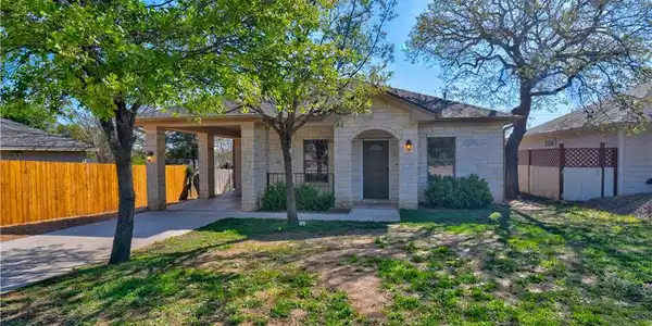 727 Magnolia LN