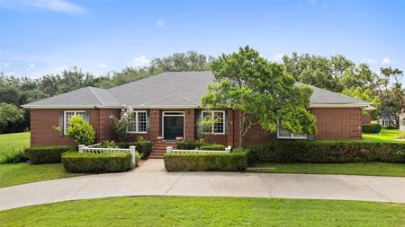 1100 Rockcliff RD