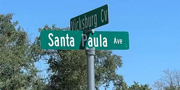 21101 Santa Paula Ave