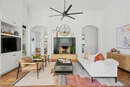 6628 Dogwood Creek DR