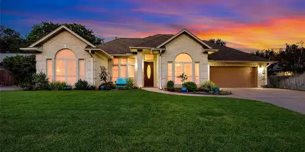 259 Meadowlakes DR