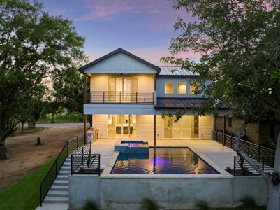227 Lazy Oaks LN