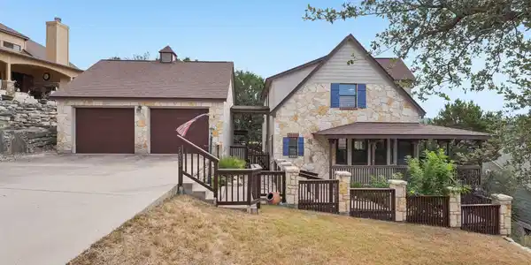 7605 Sleepy Hollow LN
