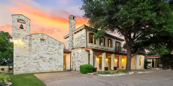 2401 Golf Links Cove