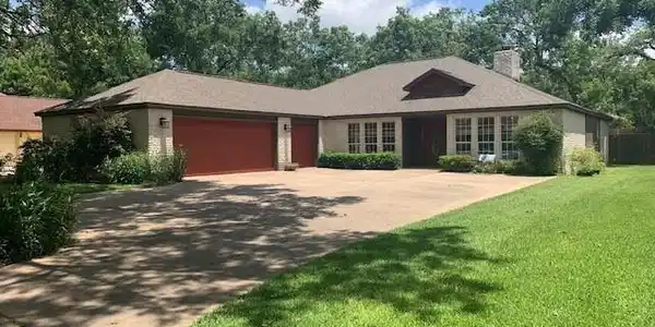 346 Meadowlakes DR