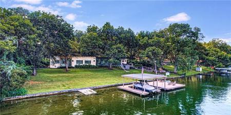 2906 EDGEWATER DR