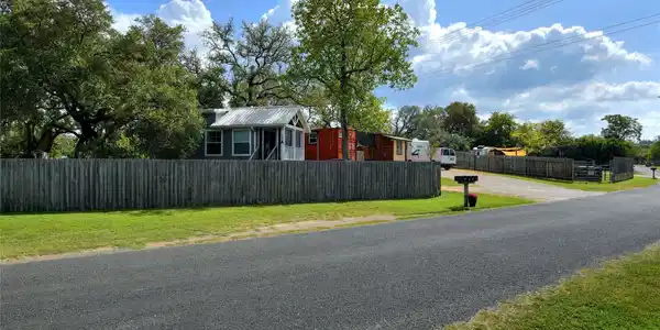 1703 Lancer LN