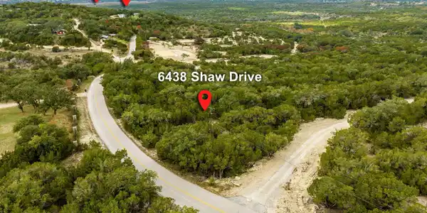 6438 Shaw DR