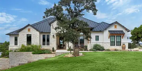 601 Bluffwater WAY