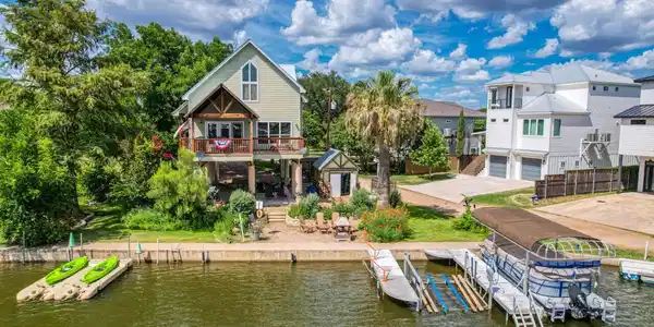 1605 Glencove DR