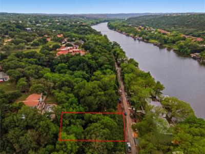 2803 Edgewater DR