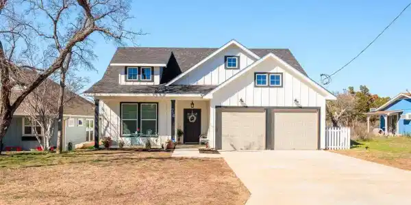 716 Maple LN
