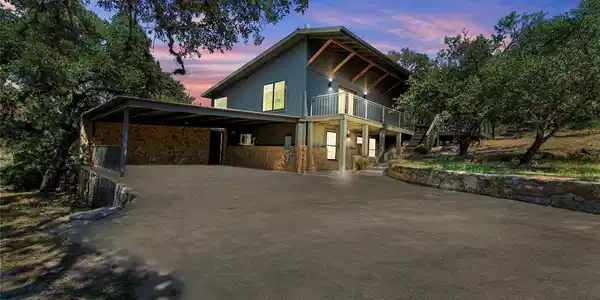 103 Breezeway DR