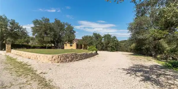 1402 County Road 133