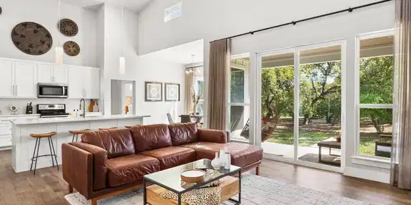 307 Bedford DR
