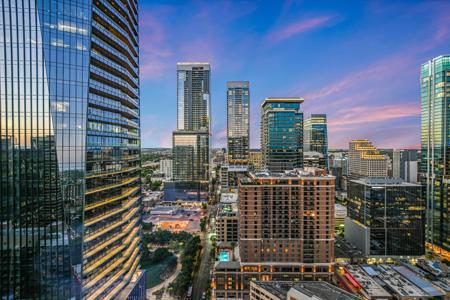 210 Lavaca ST