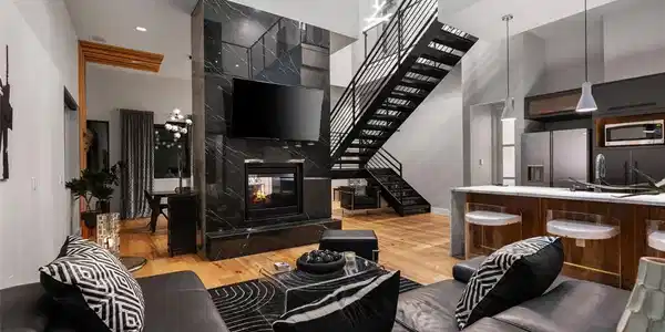 3913 Lago Vista DR