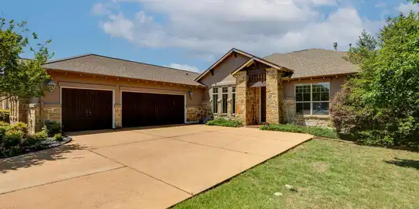 404 Duffy LN
