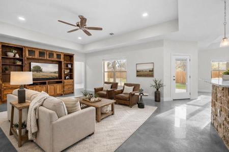 139 W Maple DR