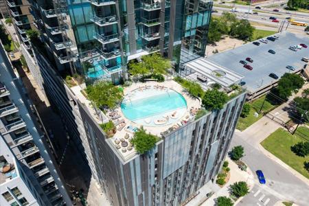 44 East Ave
