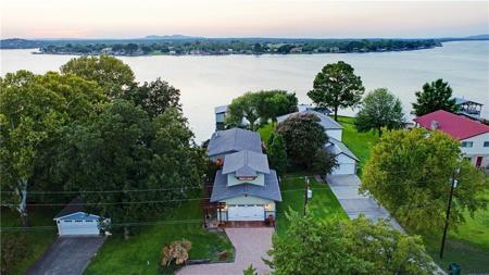 308 S Shorewood DR