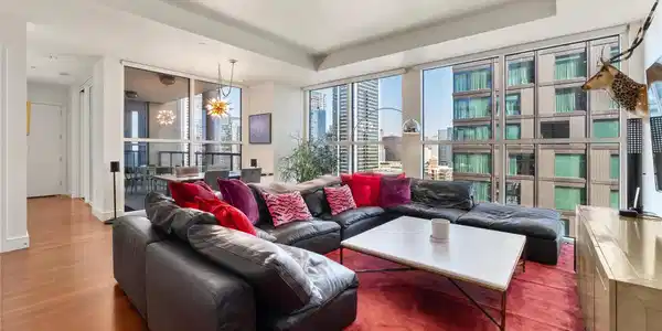 98 San Jacinto BLVD